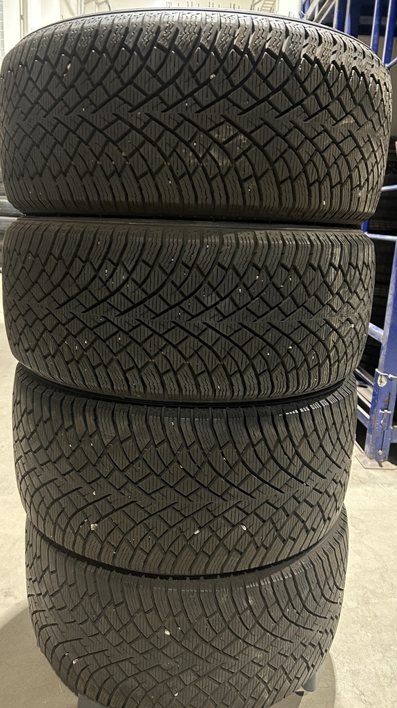 245/45R18 100T 2kpl + 275/40R18 103T 2kpl Nokian Hakkapeliitta R5 XL Yhdistelmä EA